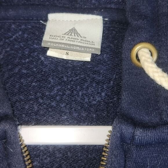 ROCK N ROLL HALL OF FAME 1/2 zip pullover hoodie Adult small preowned - Picture 10 of 10